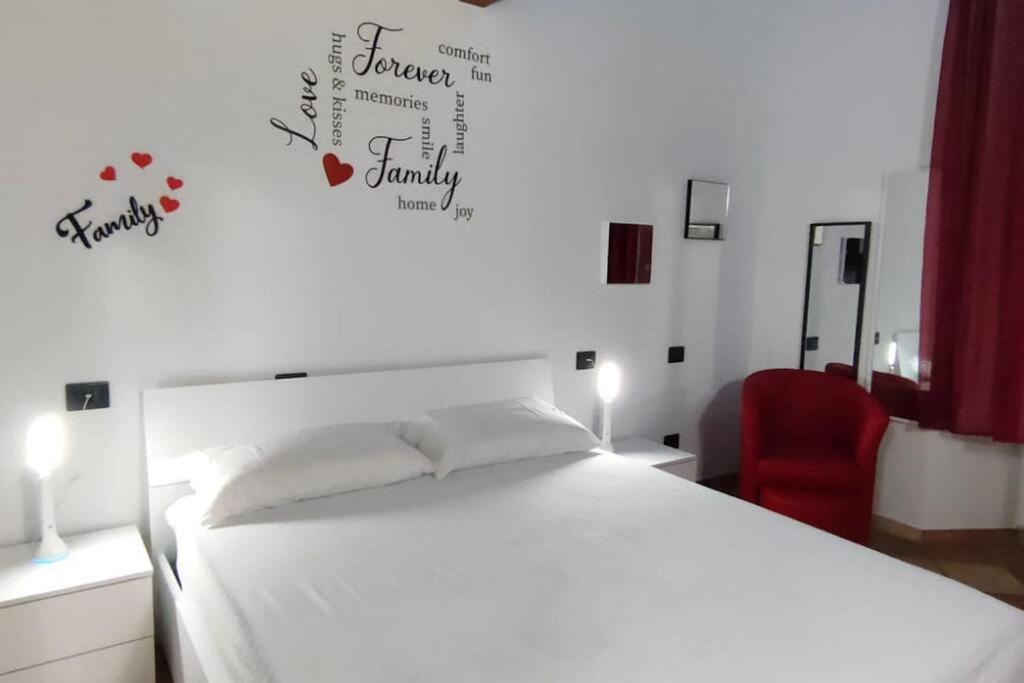 La Casa Di Trilly Apartment วิเจวาโน ภายนอก รูปภาพ